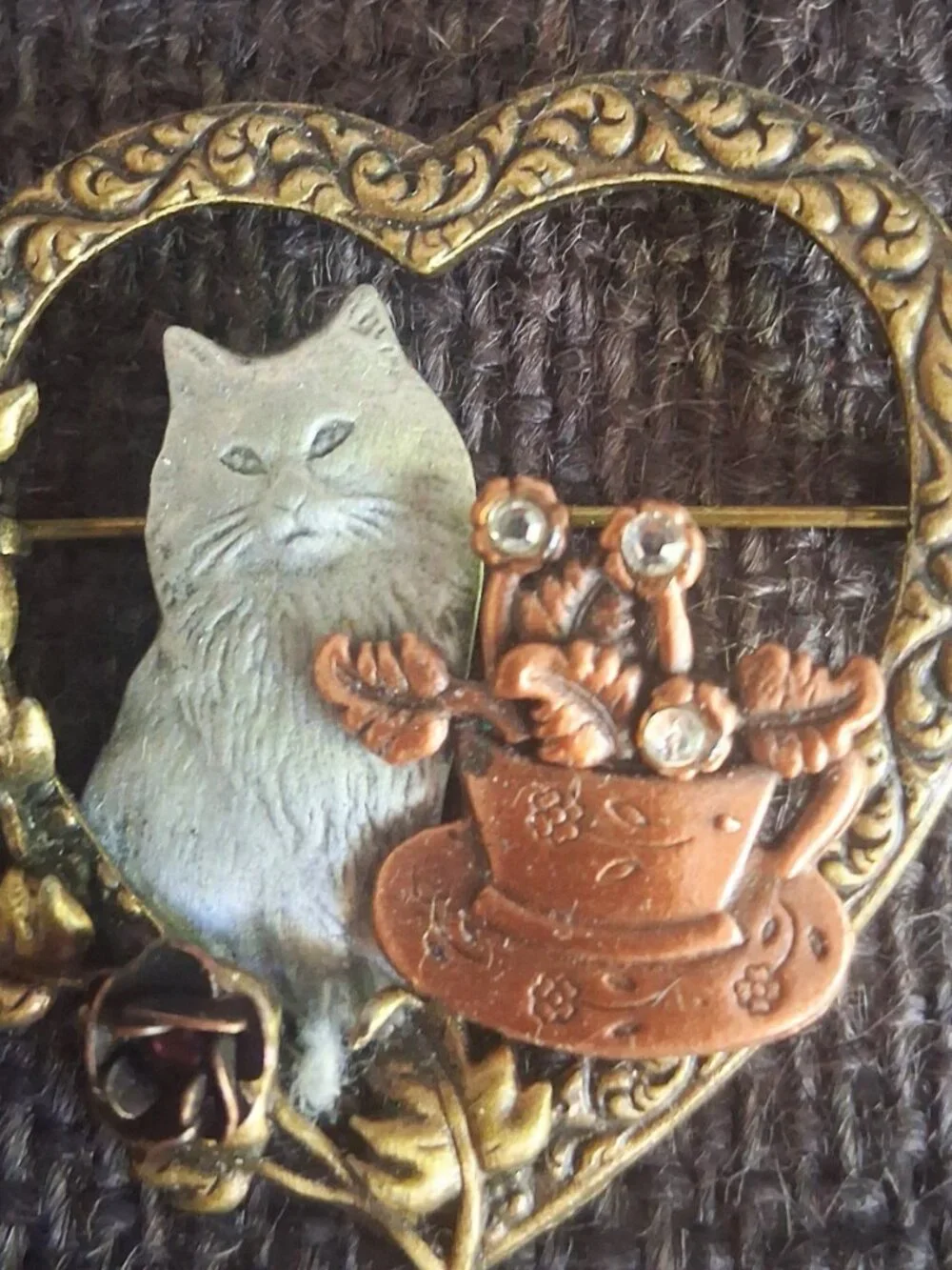 VTG KC Tri-Color Metal Cat & Teacup Open Heart Brooch